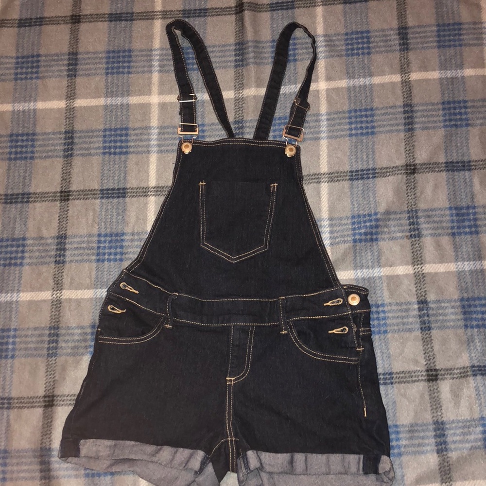 Overall shorts